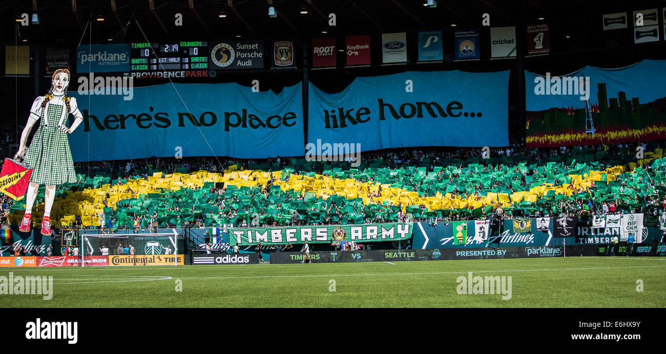 24 agosto 2014 - Il legname Esercito del tifo prima di kick off. Il Portland legnami FC gioca le sirene di Seattle FC a Providence Park il 24 agosto 2014. © David Blair/ZUMA filo/Alamy Live News Foto Stock