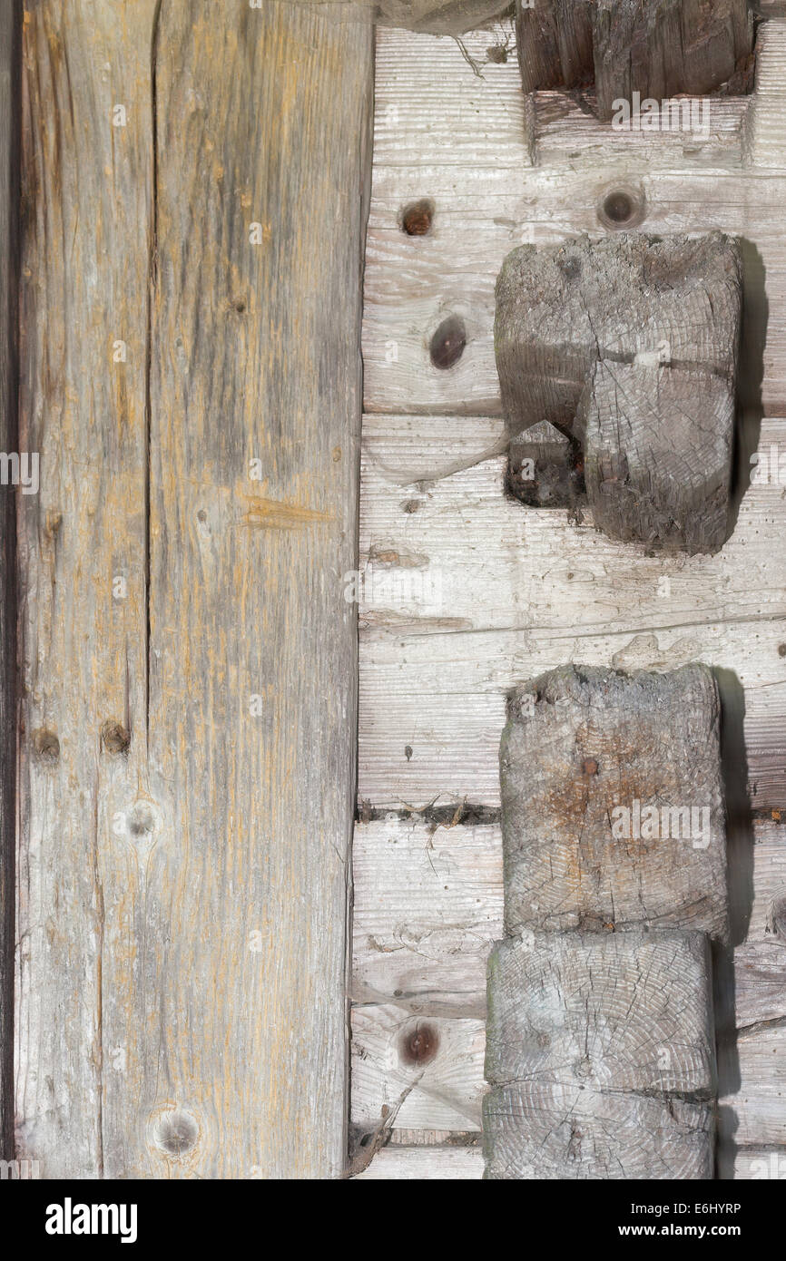 Banchi di legno di una vecchia casa colonica Foto Stock