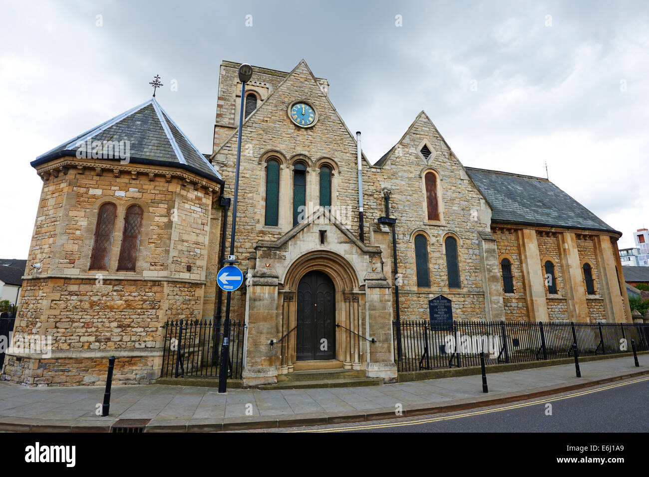 Chiesa polacca del Sacro Cuore di Gesù e a St Cuthbert Scandicci ha Street Bedford Bedfordshire Regno Unito Foto Stock