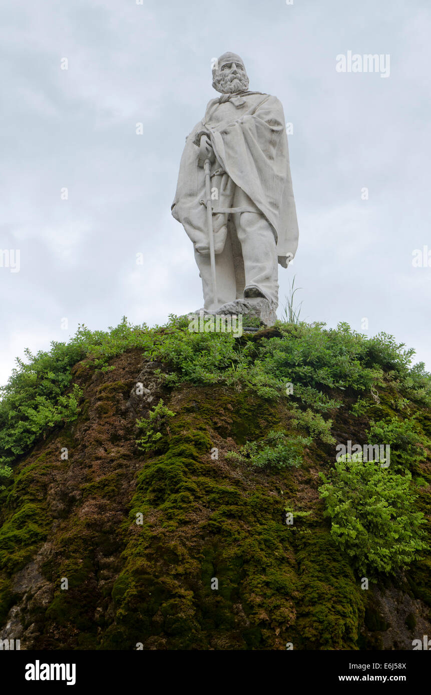 Statua in marmo di Giuseppe Garibaldi a Piazza Garibaldi a Iseo. La regione Lombardia. Italia settentrionale. Foto Stock