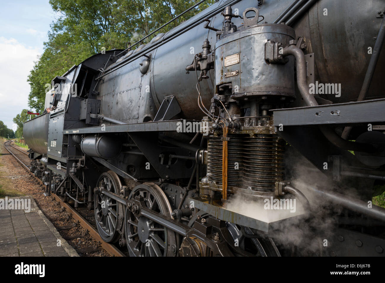 Storica locomotiva a vapore 523879 dell'ZLSM presso la stazione di Wijlre nella provincia Noord-Limburg Foto Stock