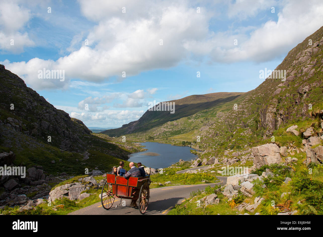 Jaunting auto nel gap di Dunloe, Killarney, Co. Kerry, Irlanda Foto Stock