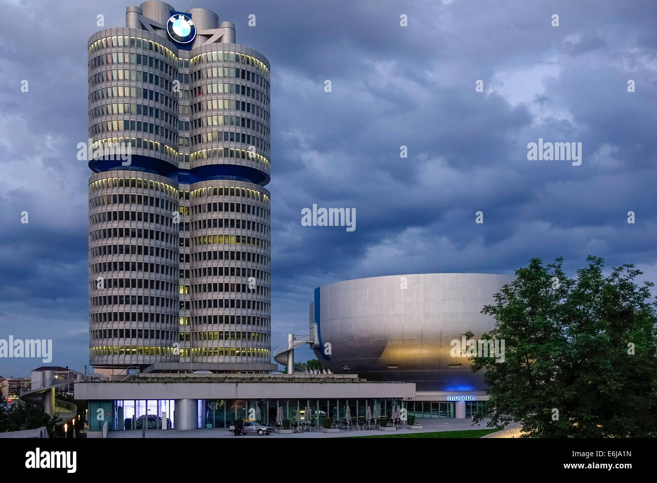 BMW-museo e sede della BMW di Monaco di Baviera, Germania, Europa Foto Stock