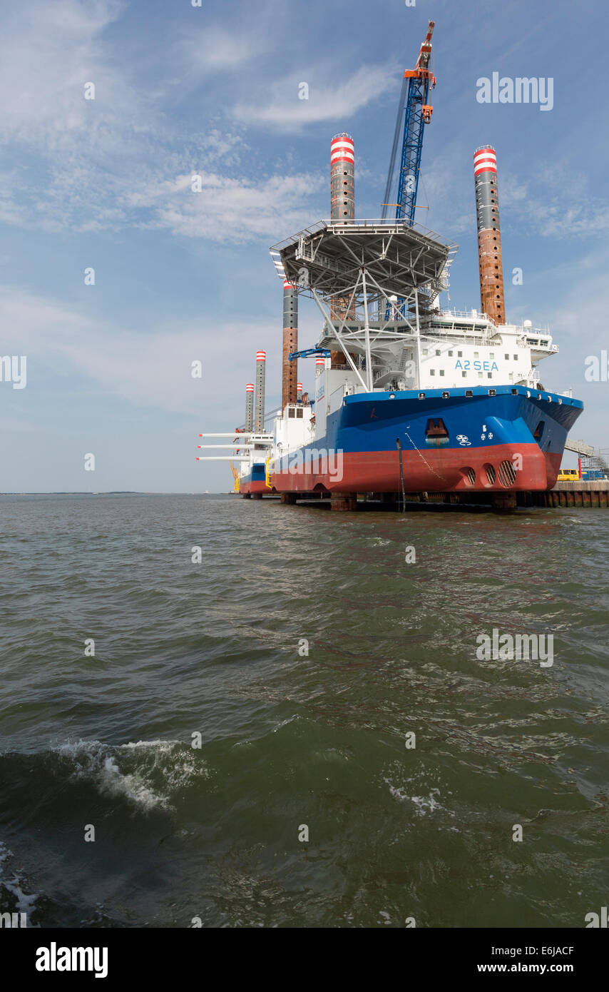 Il danese la società di spedizione A2Mare utilizzazione Porto di Esbjerg sa base per numerose centrali eoliche offshore progetti nel Mare del Nord settore. Foto Stock