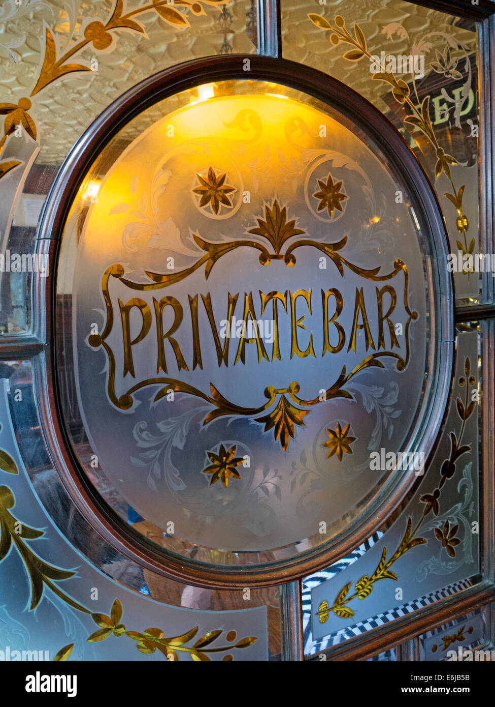 Bar privato al tradizionale Pub di Londra, Red Lion Jermyn St Mayfair (off Piccadilly) Inghilterra England Regno Unito Foto Stock