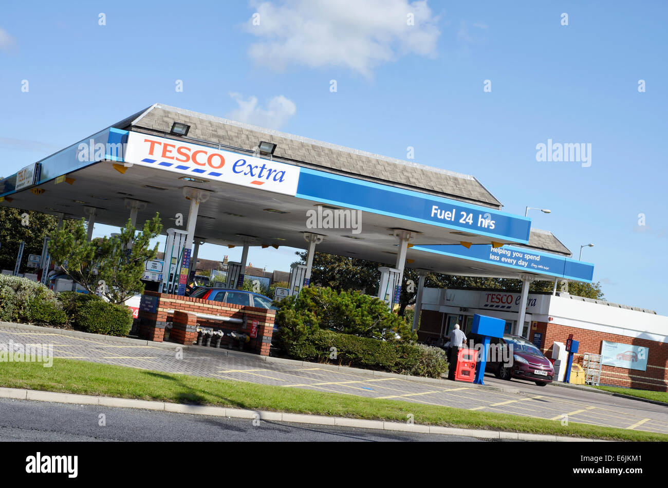 Tesco stazione di benzina in Blackpool, Lancashire, Inghilterra Foto Stock