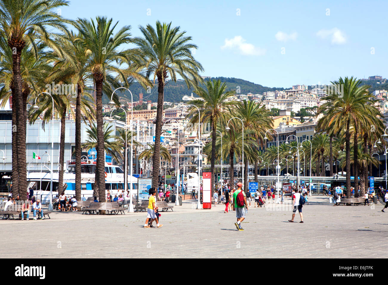 Genova il porto storico della città nel nord Italia, la capitale della Regione Liguria città sul mare nel Mediterraneo Foto Stock