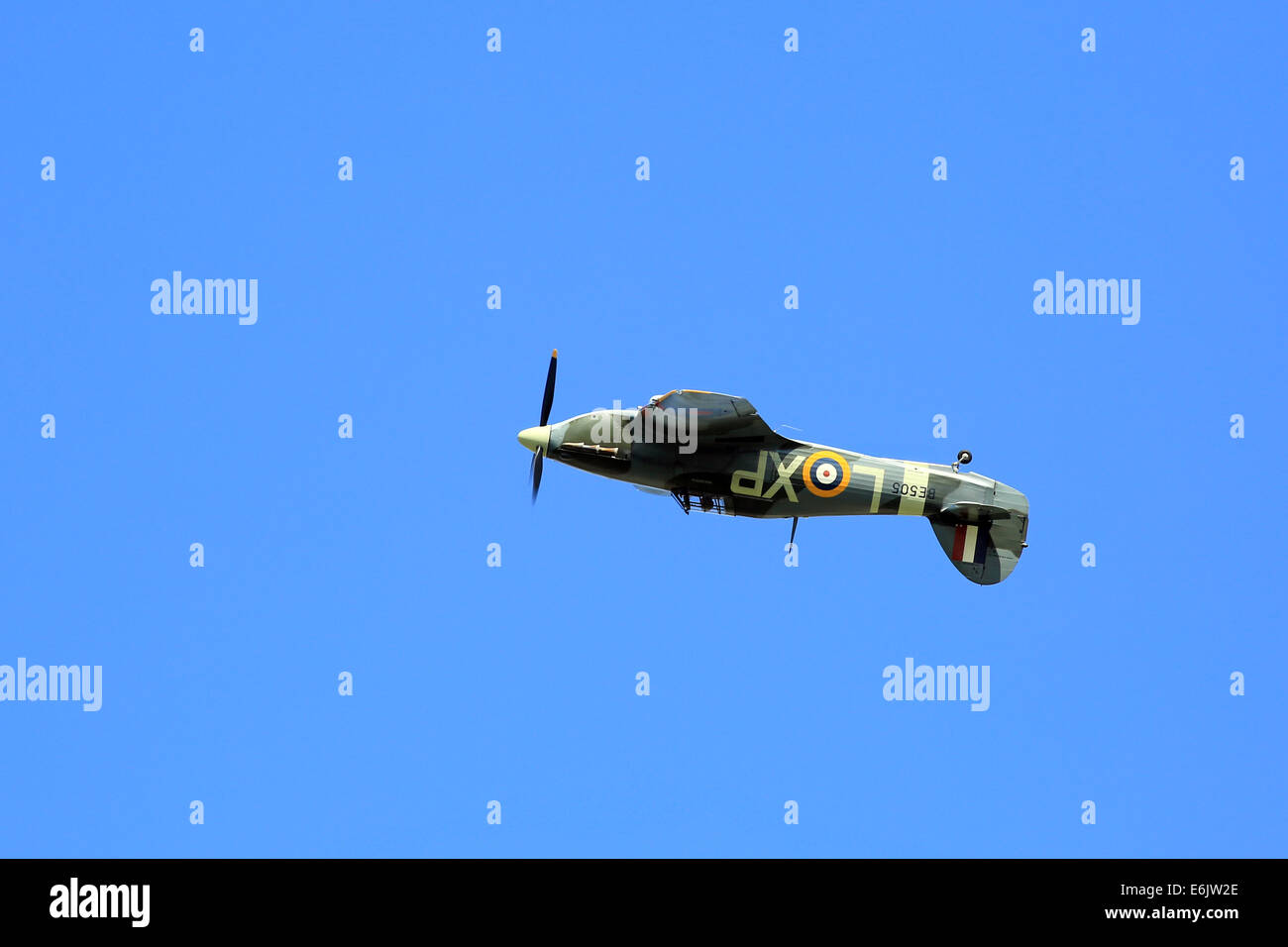 Dunsfold, Surrey, Regno Unito. 24 Agosto, 2014. Le immagini mostrano l'Air Show di ali e le ruote, presso l'aerodromo di Dunsfold (casa della BBC Top Gear), Guildford, Surrey. I visitatori di aerodromo Dunsfold sono trattati a mozzafiato 5 ora visualizza aria che hanno precedentemente inclusi preferiti; le frecce rosse, BBMF, le lame, Team Breitling Wingwalkers e l'Avro Vulcan, accompagnato da spiritoso e ben informato il commento da esperti di aviazione e visualizzare i piloti. Credito: Oliver Dixon/Alamy Live News Foto Stock