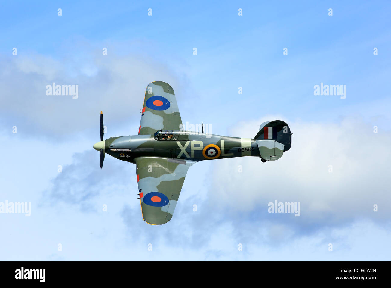 Dunsfold, Surrey, Regno Unito. 24 Agosto, 2014. Le immagini mostrano l'Air Show di ali e le ruote, presso l'aerodromo di Dunsfold (casa della BBC Top Gear), Guildford, Surrey. I visitatori di aerodromo Dunsfold sono trattati a mozzafiato 5 ora visualizza aria che hanno precedentemente inclusi preferiti; le frecce rosse, BBMF, le lame, Team Breitling Wingwalkers e l'Avro Vulcan, accompagnato da spiritoso e ben informato il commento da esperti di aviazione e visualizzare i piloti. Credito: Oliver Dixon/Alamy Live News Foto Stock