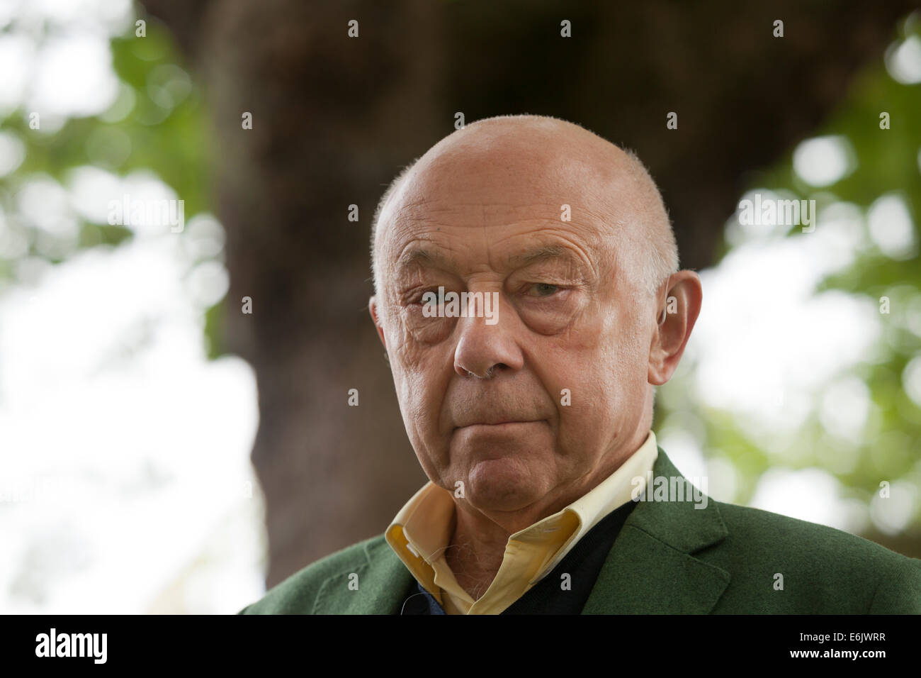 Edimburgo, Scozia, Regno Unito. Il 25 agosto, 2014. Sir John Tusa, un British arts amministratore, e la radio e il giornalista televisivo, al Edinburgh International Book Festival 2014. Edimburgo, Scozia. 25 agosto 2014 Credit: GARY DOAK/Alamy Live News Foto Stock