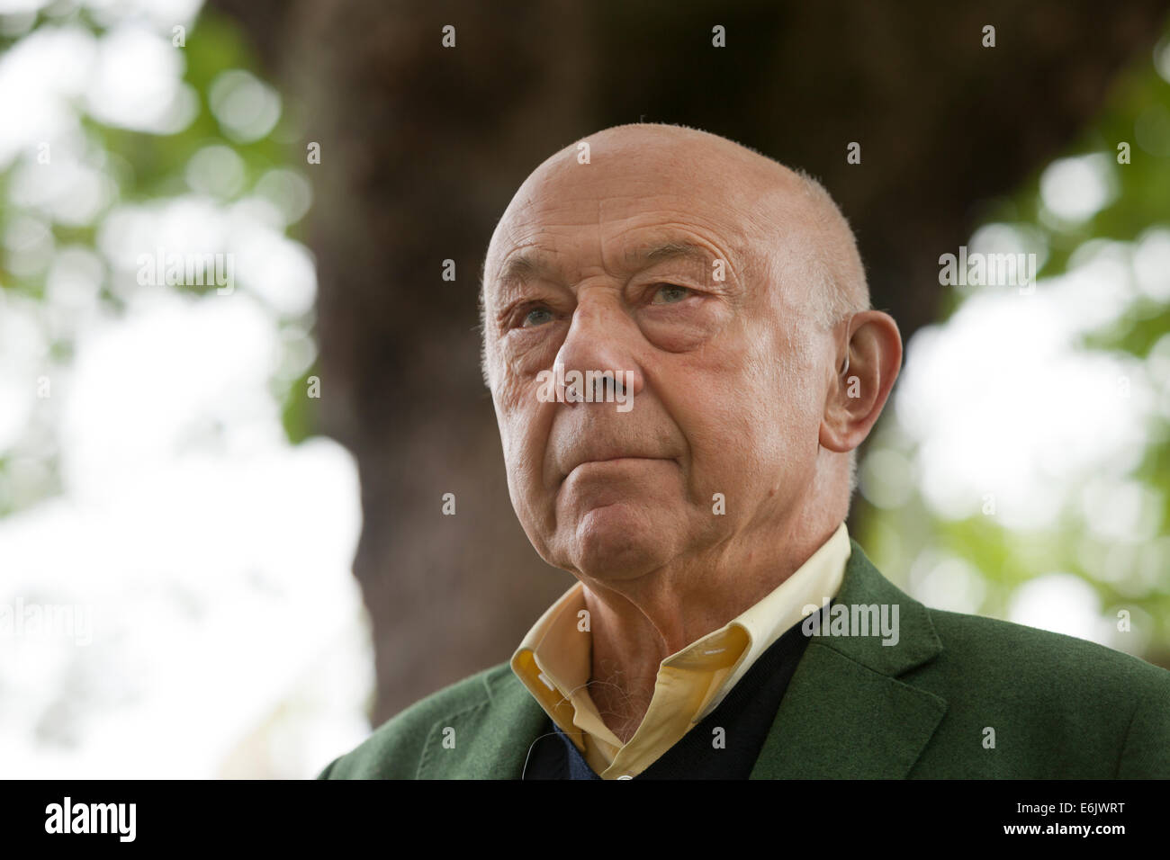 Edimburgo, Scozia, Regno Unito. Il 25 agosto, 2014. Sir John Tusa, un British arts amministratore, e la radio e il giornalista televisivo, al Edinburgh International Book Festival 2014. Edimburgo, Scozia. 25 agosto 2014 Credit: GARY DOAK/Alamy Live News Foto Stock