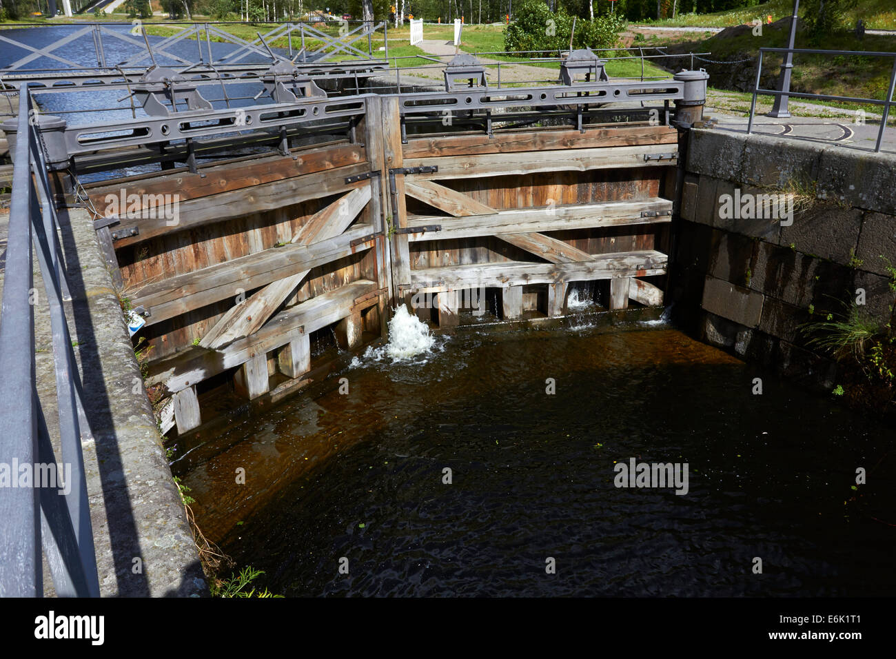 In legno antico canale Saimaa bloccare i cancelli in Mälkiä Lappeenranta Foto Stock