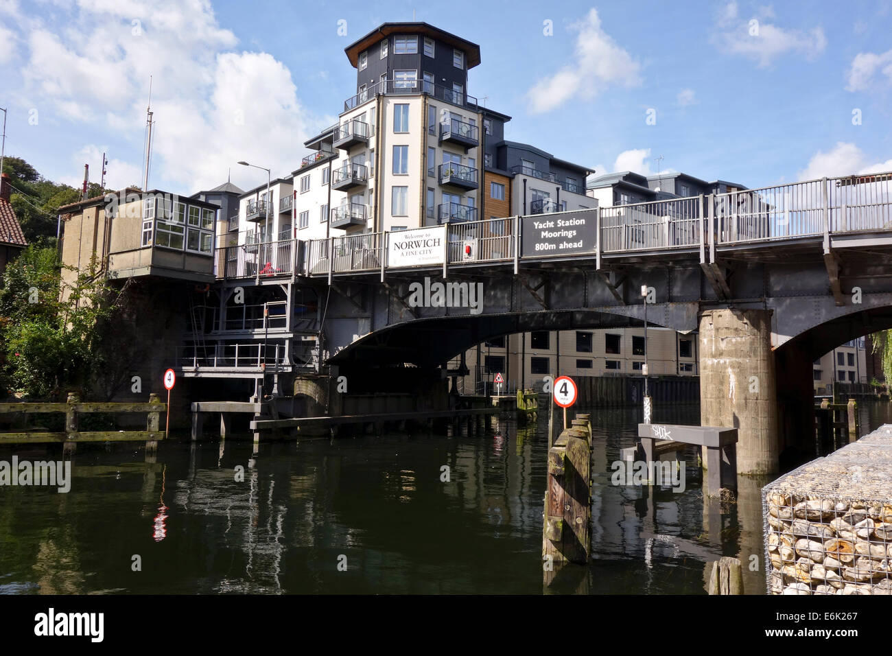 Carrow Road bridge Norwich Foto Stock