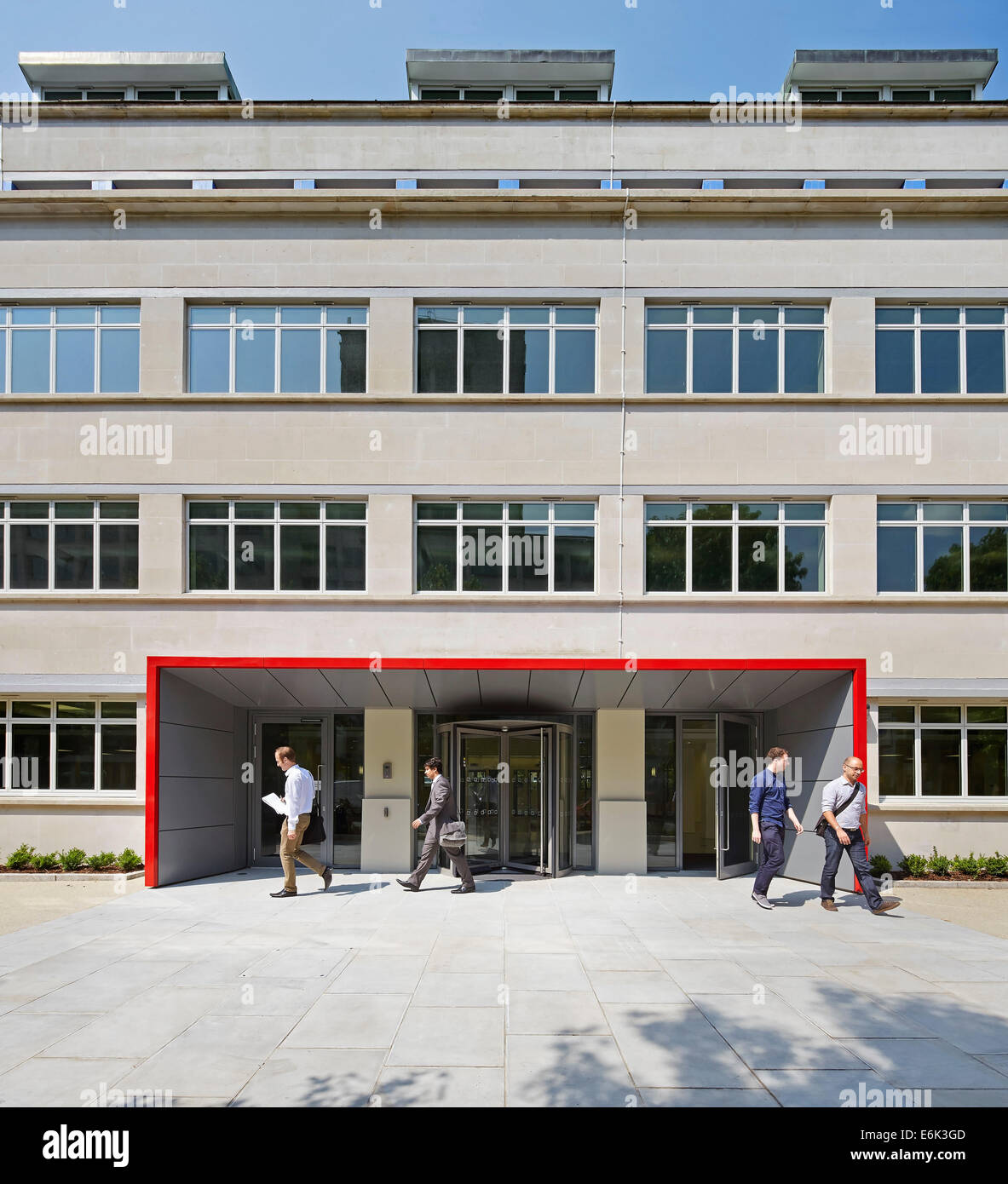 Grove House London Regno Unito architetto Bennetts Associates Architects 2014 elevazione frontale di ingresso estruso porta Foto Stock