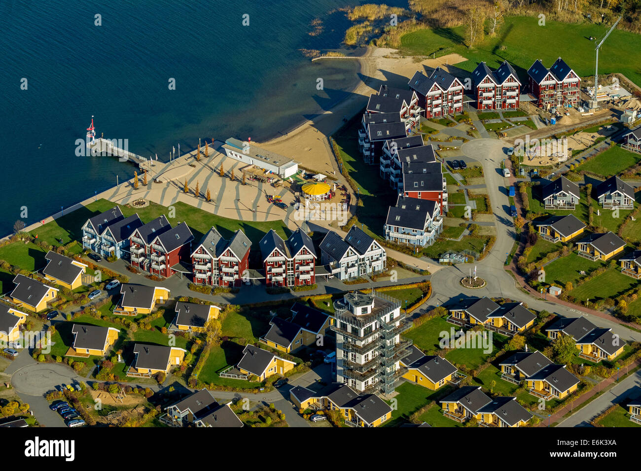 Vista aerea, case vacanza, dei capitani di case, Rechlin-Nord con Harbour Village e marina, canale di diramazione per il Lago Claassee Foto Stock