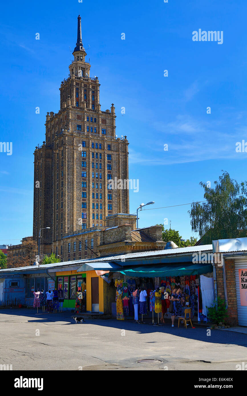 Alta torre dell'Accademia delle Scienze, Riga, Lettonia Foto Stock