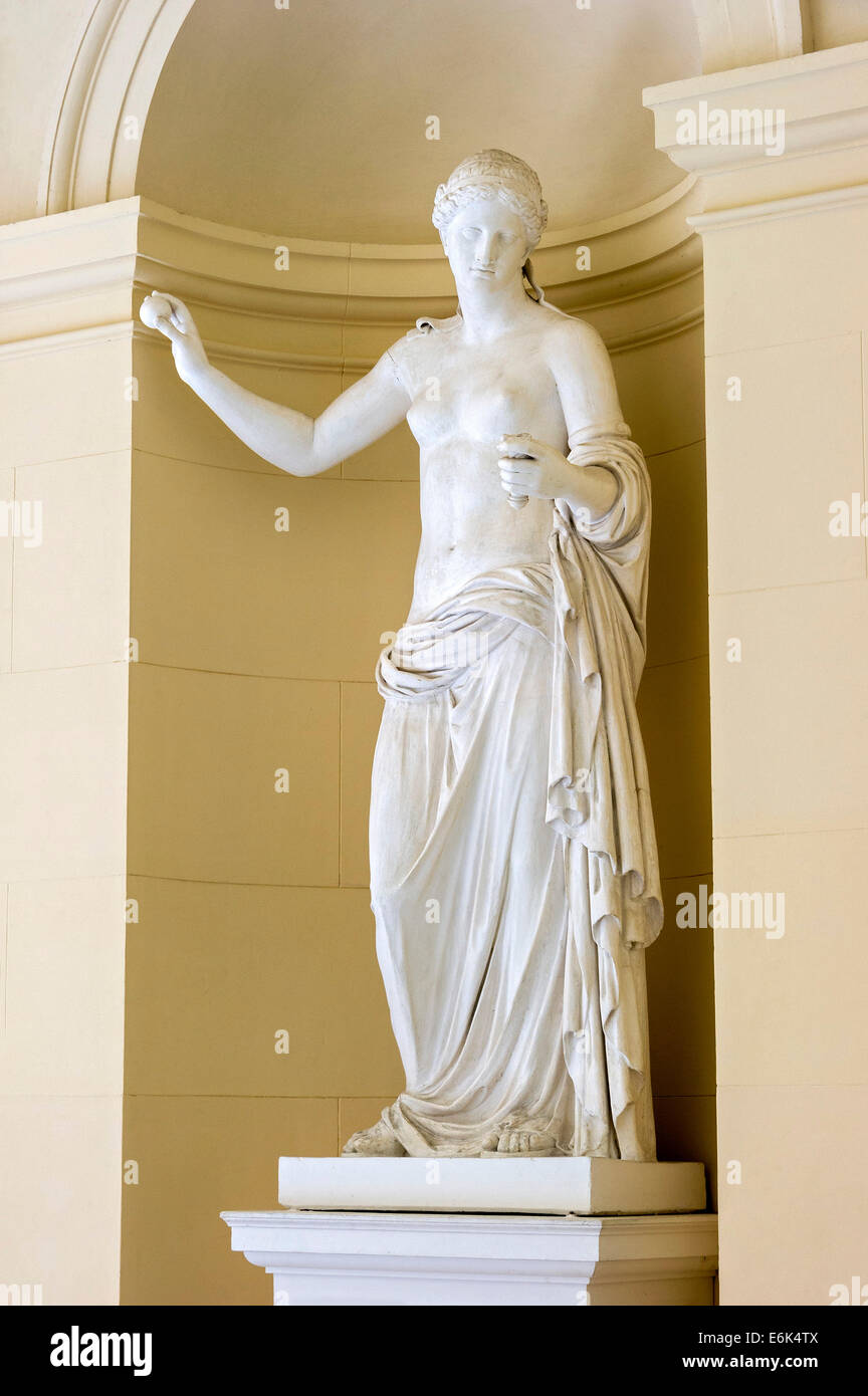 Statua, una personificazione della Baviera, Palazzo Herrenchiemsee, Herrenchiemsee, Chiemsee, Chiemgau, Alta Baviera Foto Stock