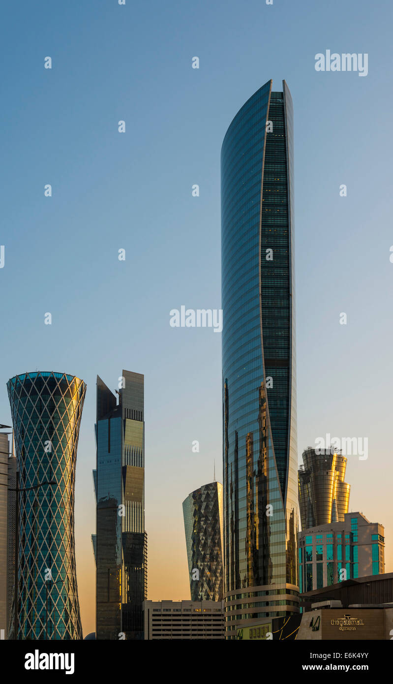 Grattacieli, Doha, Qatar, Emirati Arabi Uniti Foto Stock