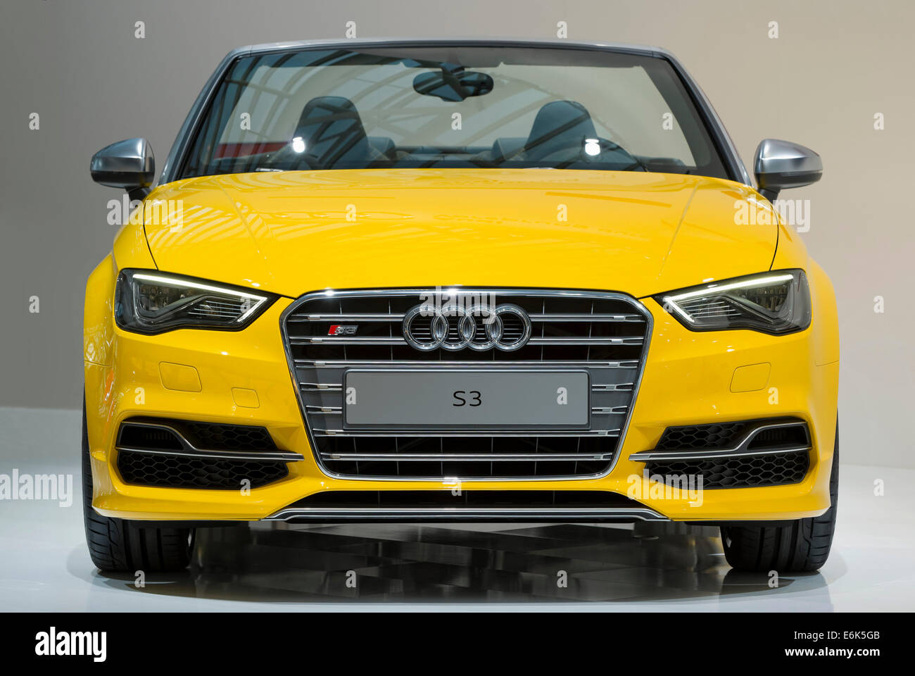 Il modello attuale della Audi S3 Cabriolet, showroom presso la fabbrica Audi durante la conferenza stampa annuale di Audi AG di Ingolstadt Foto Stock