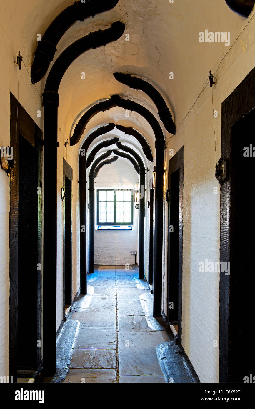Corridoio in prigione e il museo della Polizia, Ripon, North Yorkshire, Inghilterra, Regno Unito Foto Stock