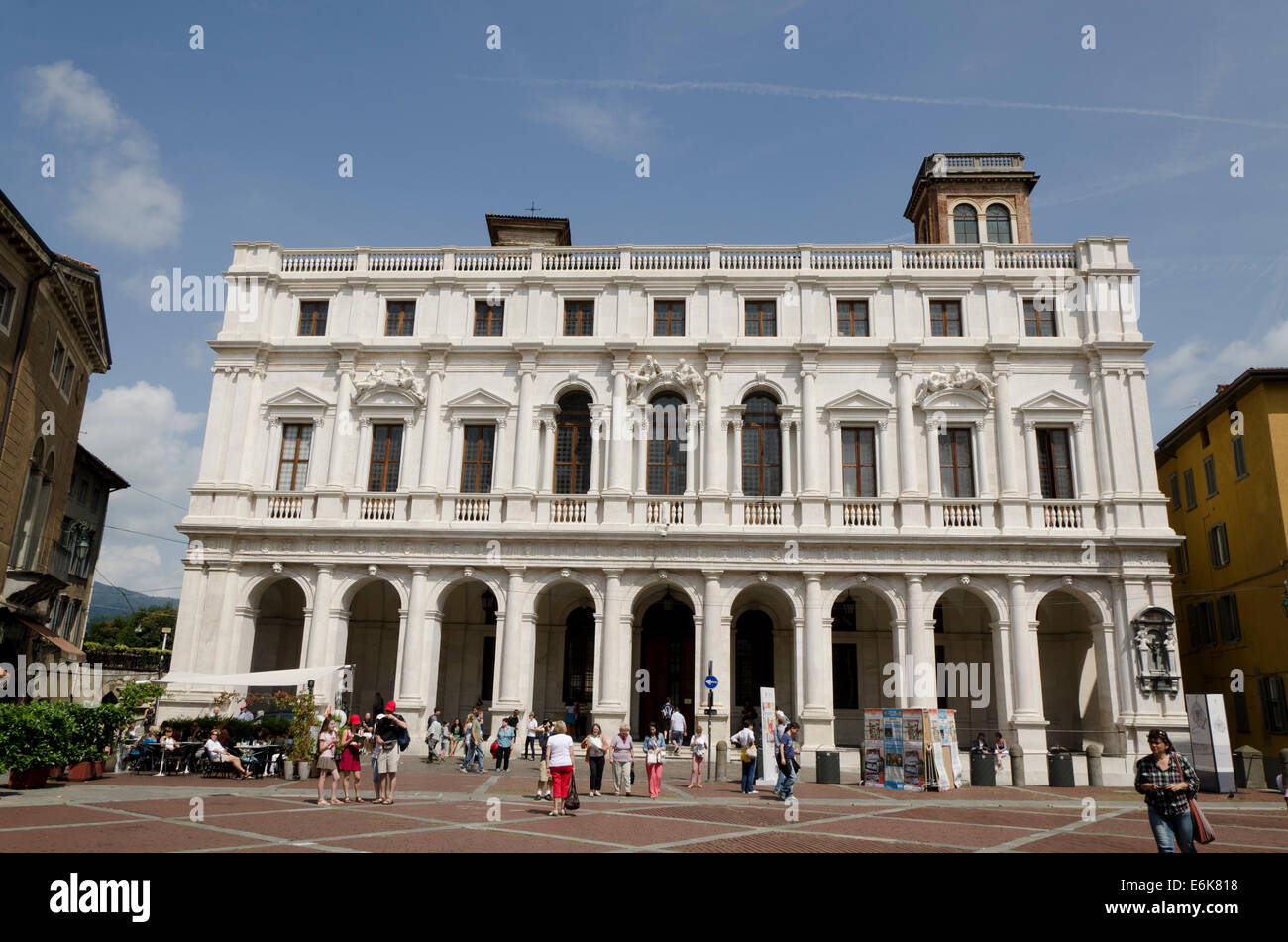 Centro storico di Città alta con il Seminario Vescovile Giovanni XXIII dal  di sopra, Bergamo, Lombardia, Italia, Europa Foto stock - Alamy