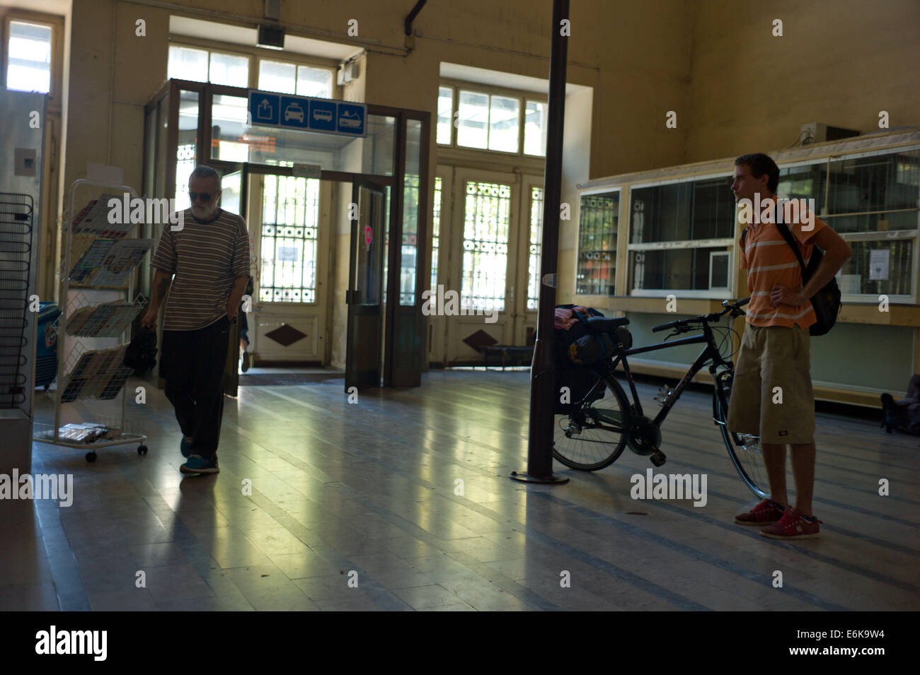 Ingresso alla Stazione Ferroviaria di Rijeka CROAZIA Foto Stock