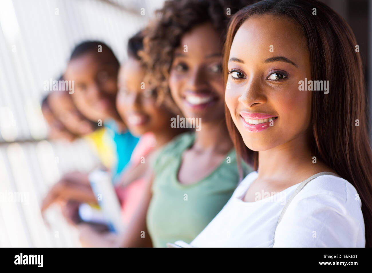 Gruppo di bella Afro American studenti universitari Foto Stock