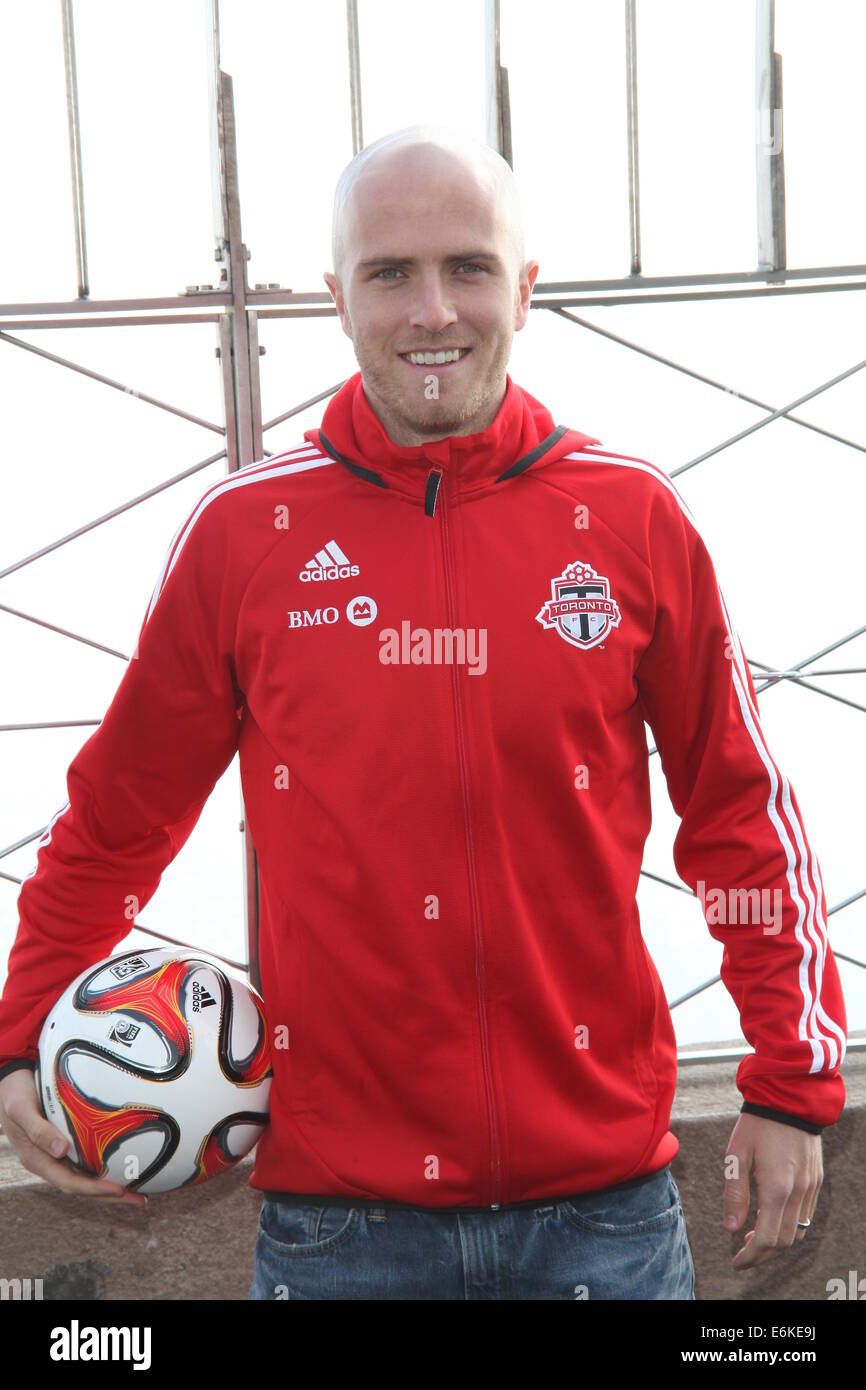 Empire State Building ospita Major League Soccer e U.S. Calcio stelle Matt Besler, Michael Bradley, Maurice Edu e Graham Zusi dotate: Michael Bradley,di Toronto FC Dove: NYC, New York, Stati Uniti quando: 18 Feb 2014 Foto Stock