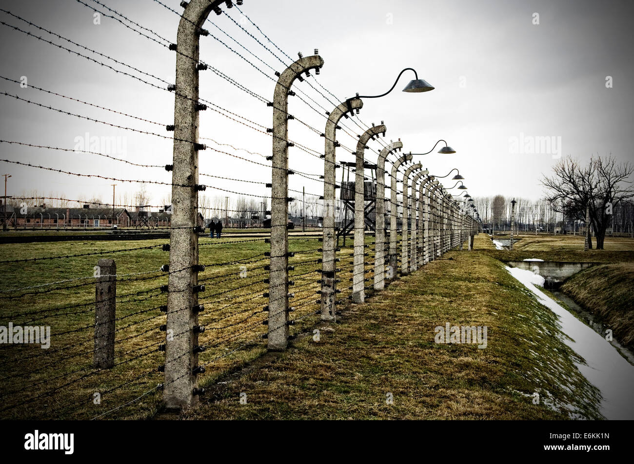 La recinzione a Auschwitz Birkenau campo di concentramento Foto Stock