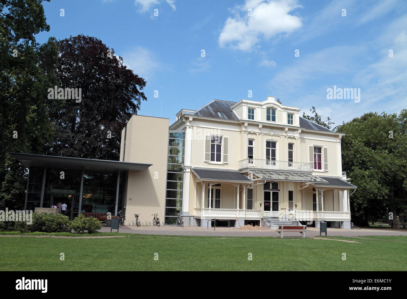 Il Hartenstein (vista posteriore), che ospita il Museo di aerei in Oosterbeek, nei pressi di Arnhem, Paesi Bassi. Foto Stock