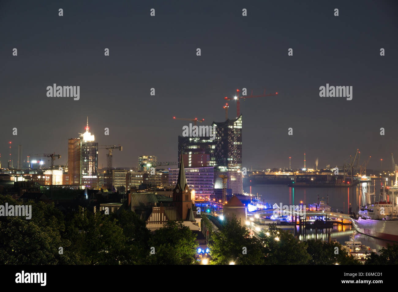 Vista da Amburgo a notte Foto Stock