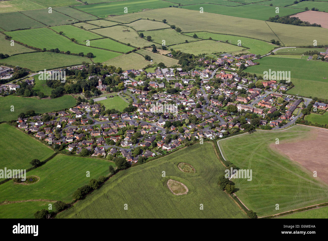 Vista aerea del villaggio Dodleston vicino a Chester, Regno Unito Foto Stock