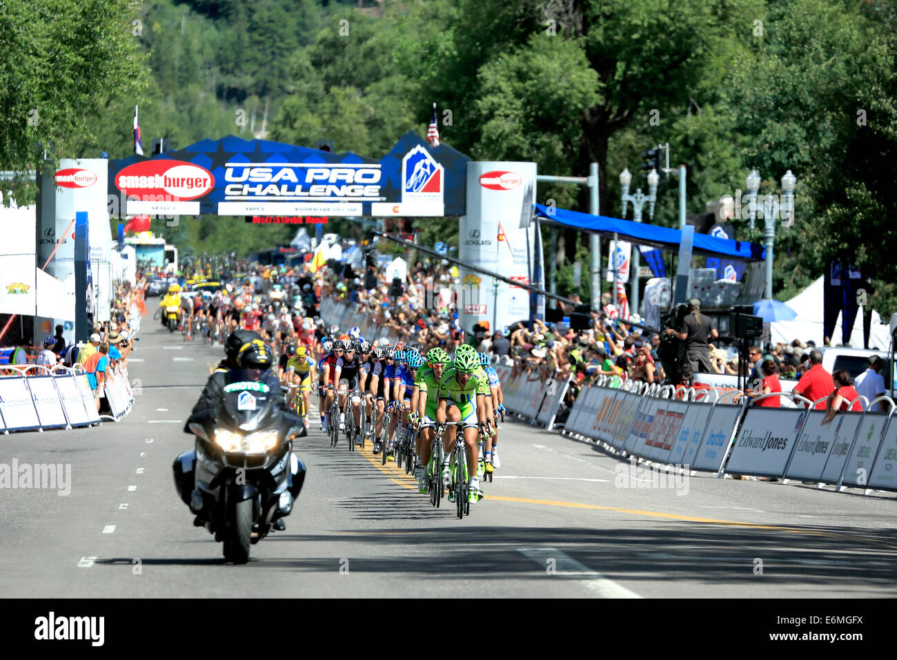 Ciclisti, supporto per moto e avviare/area di finitura, USA Pro Challenge gara ciclistica, Aspen Colorado Foto Stock