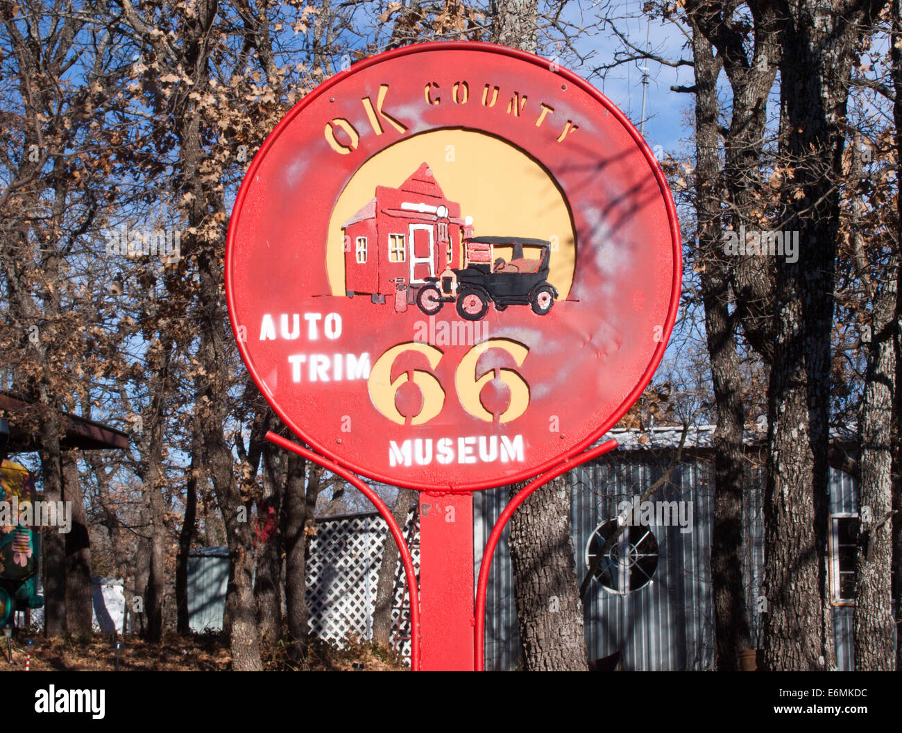OK County Route 66 sign in Arcadia Oklahoma Foto Stock