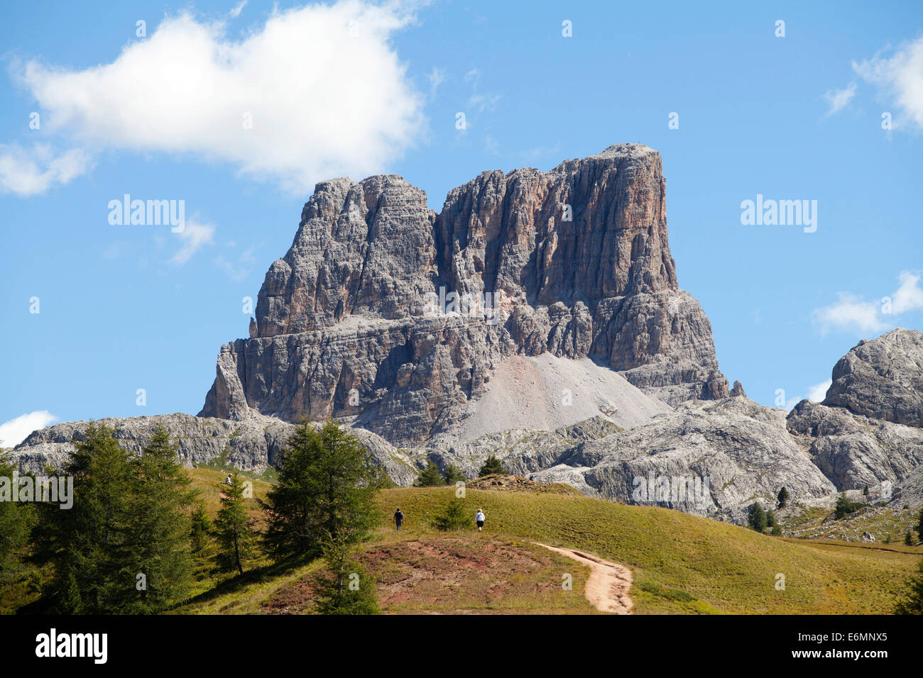 Sentiero escursionistico, monte Averau montagna, Passo Falzarego, Dolomiti, della Regione del Veneto, provincia di Belluno, Italia Foto Stock