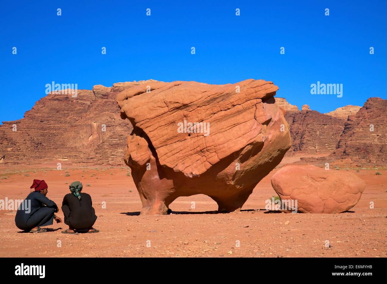 Rock conformata come un maiale volare, Wadi Rum, Giordania, Medio Oriente Foto Stock