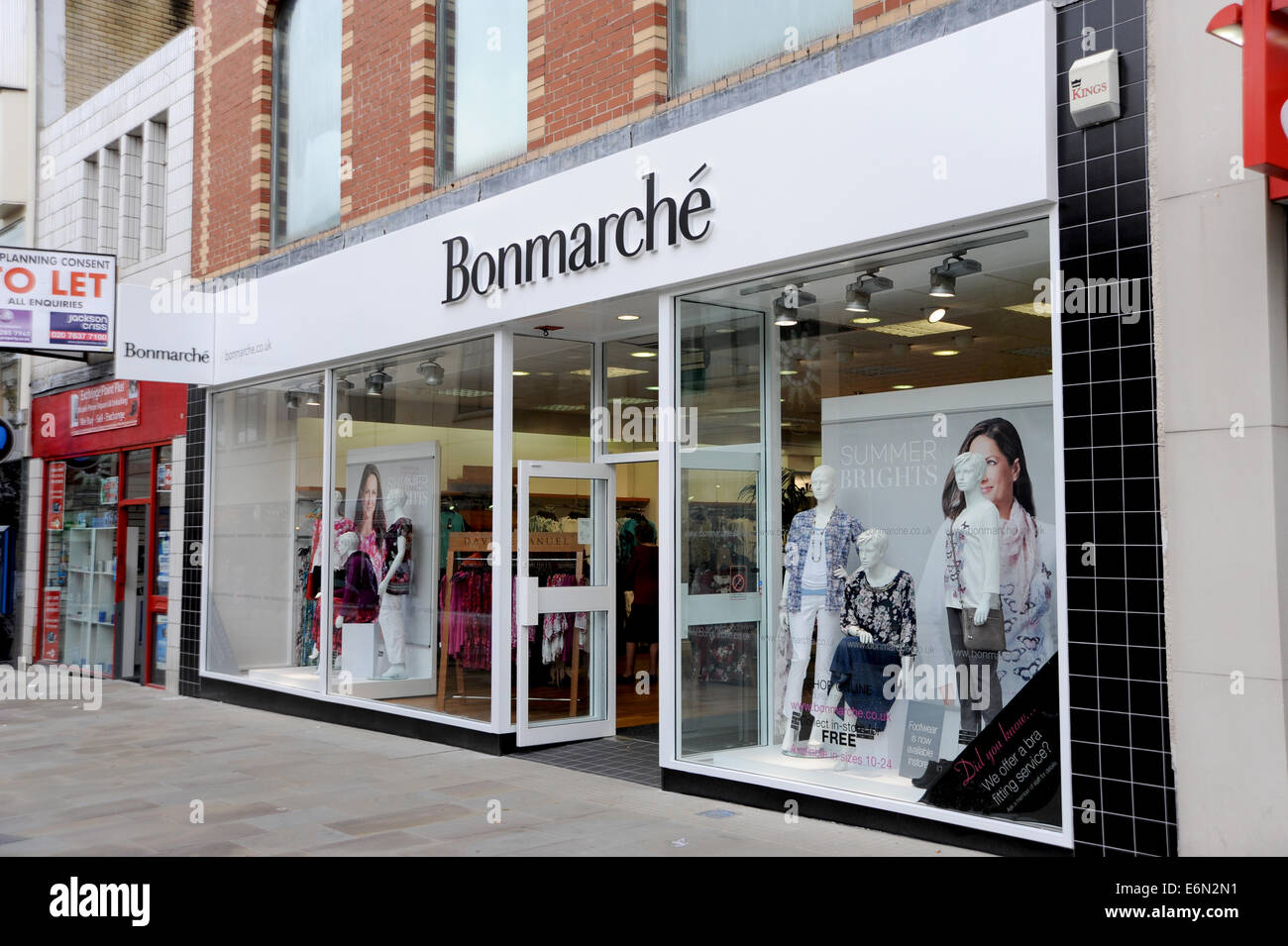 Swindon WILTSHIRE REGNO UNITO - Bonmarche store nelle principali città di Swindon centro shopping Foto Stock