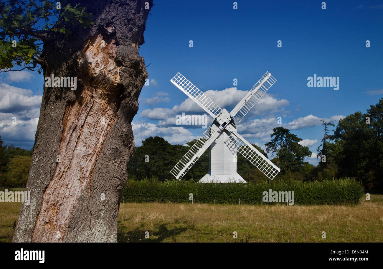 Lowfield Heath Mulino a vento, West Sussex, in Inghilterra Foto Stock