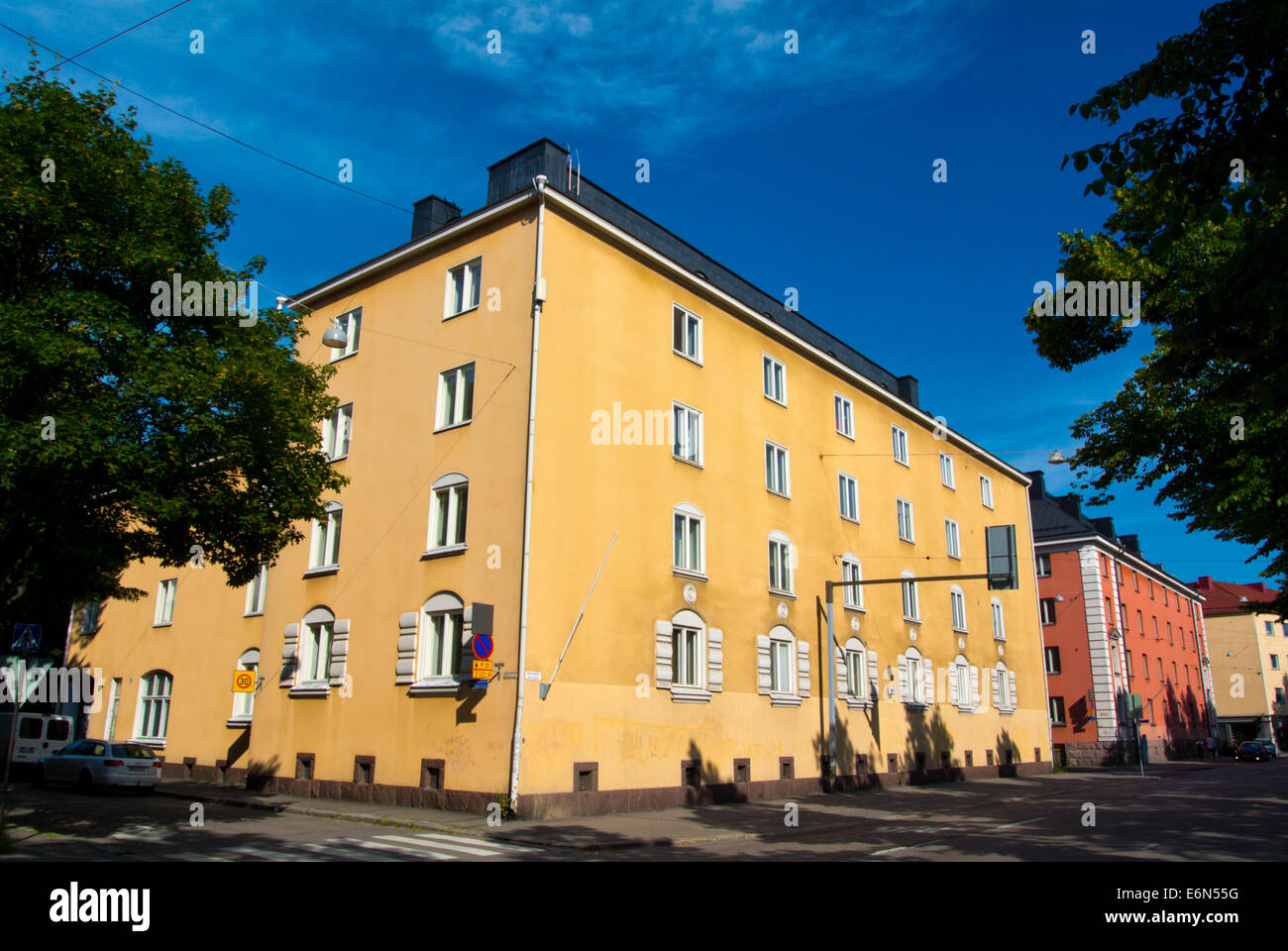 Mäkelänkatu street, quartiere Vallila, inizialmente costruito come alloggiamento per i lavoratori, Helsinki, Finlandia, Europa Foto Stock