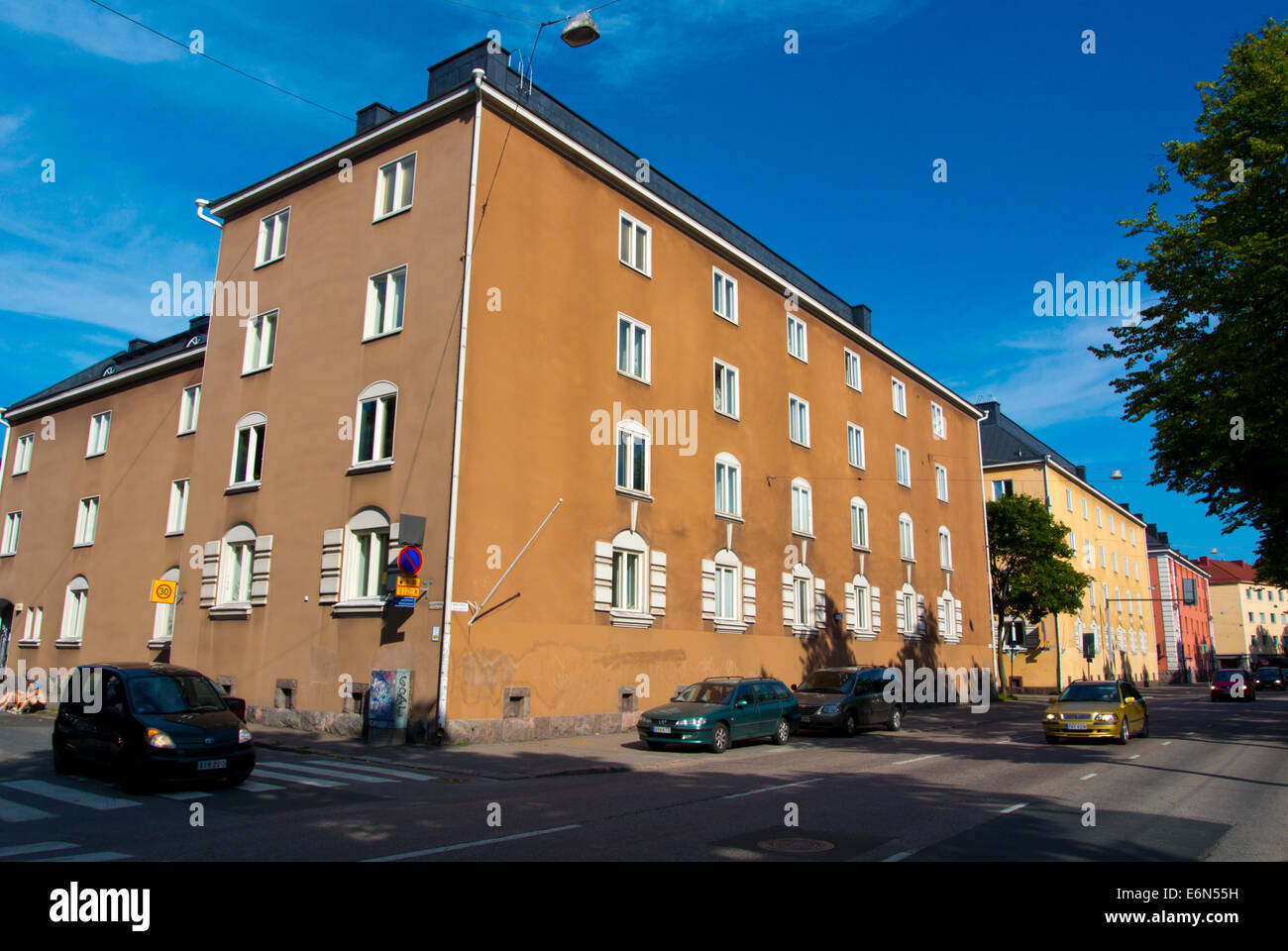 Mäkelänkatu street, quartiere Vallila, inizialmente costruito come alloggiamento per i lavoratori, Helsinki, Finlandia, Europa Foto Stock