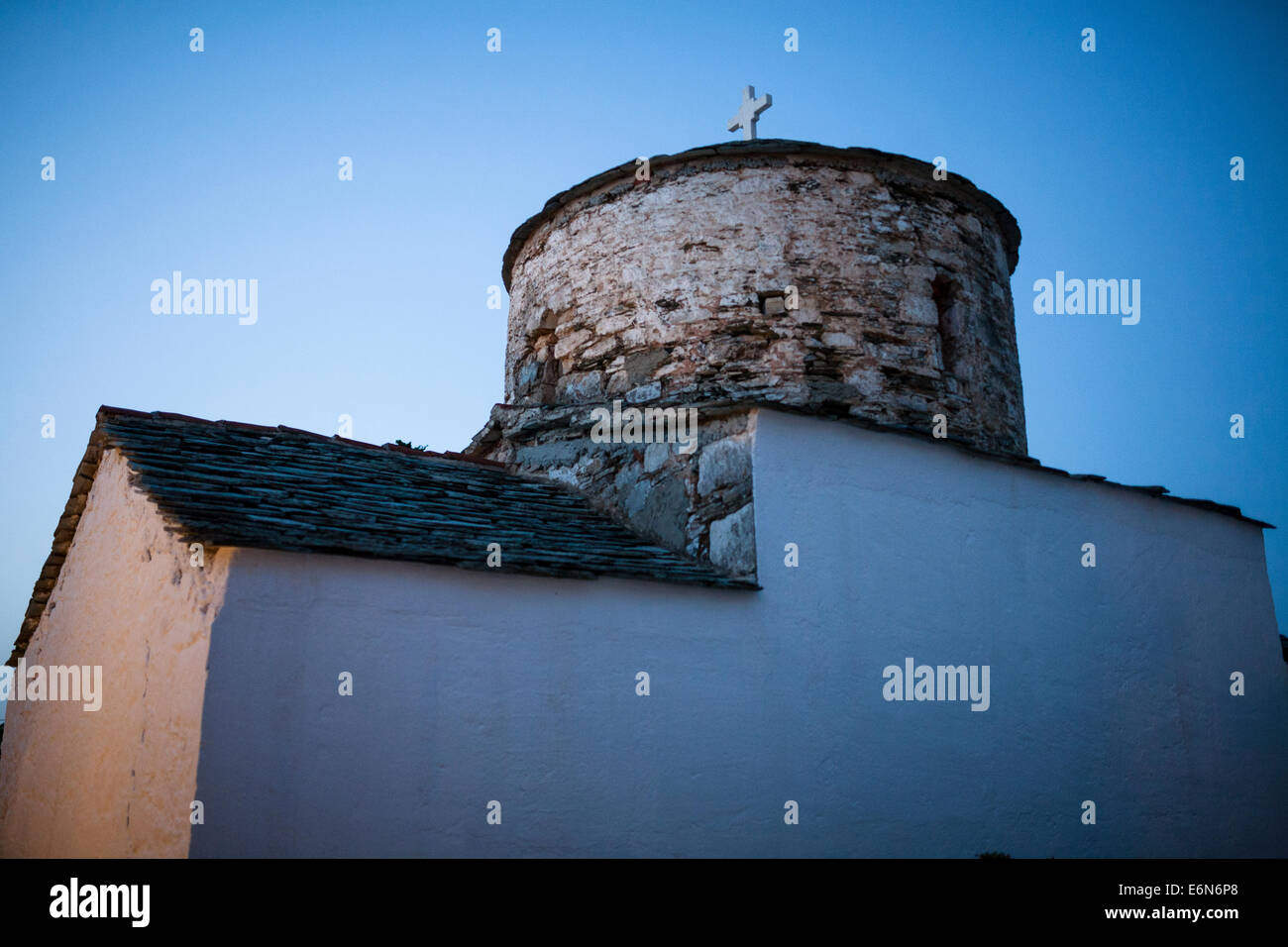 La chiesa della nascita di Cristo è una piccola chiesa in Alonissos città (Chora), in Grecia. Foto Stock
