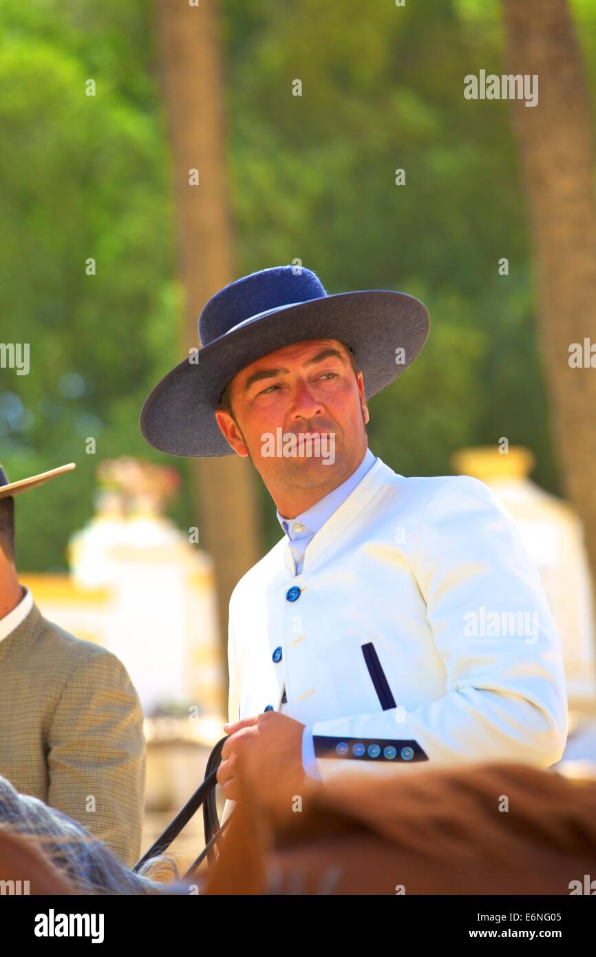 Uomo in tradizionale costume spagnolo, annuale Fiera Cavalli, Jerez de la Frontera, la provincia di Cadiz Cadice, Andalusia, Spagna Foto Stock