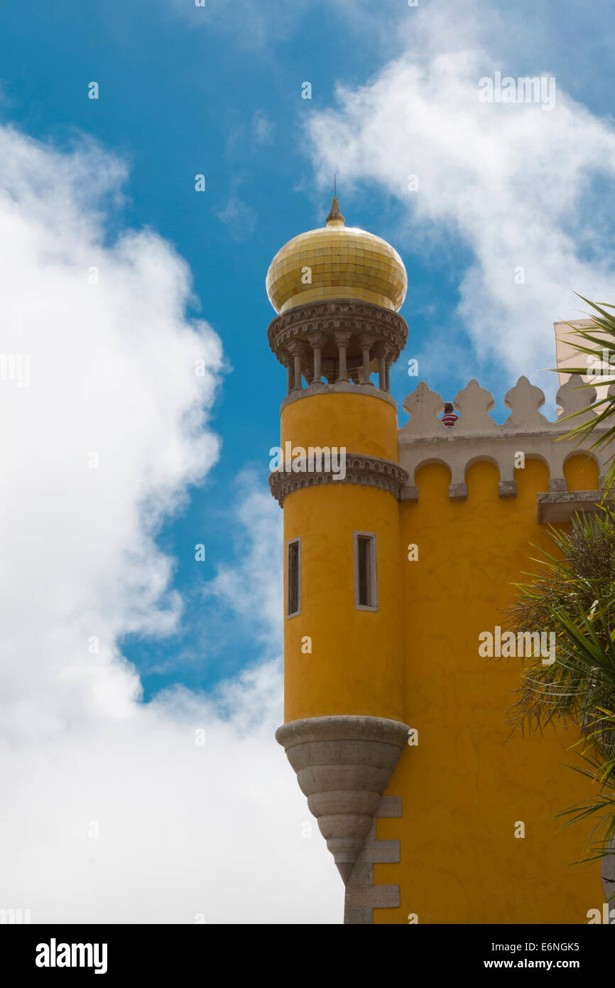 Colorato Palazzo Pena, Sintra, Portogallo. Foto Stock
