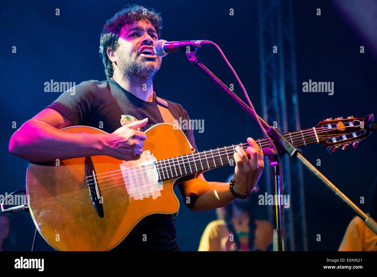 Trieste basato brasiliano gruppo percussioni Banda Berimbau esecuzione al Festival Lent, Maribor, Slovenia, Giugno 22, 2014 Foto Stock