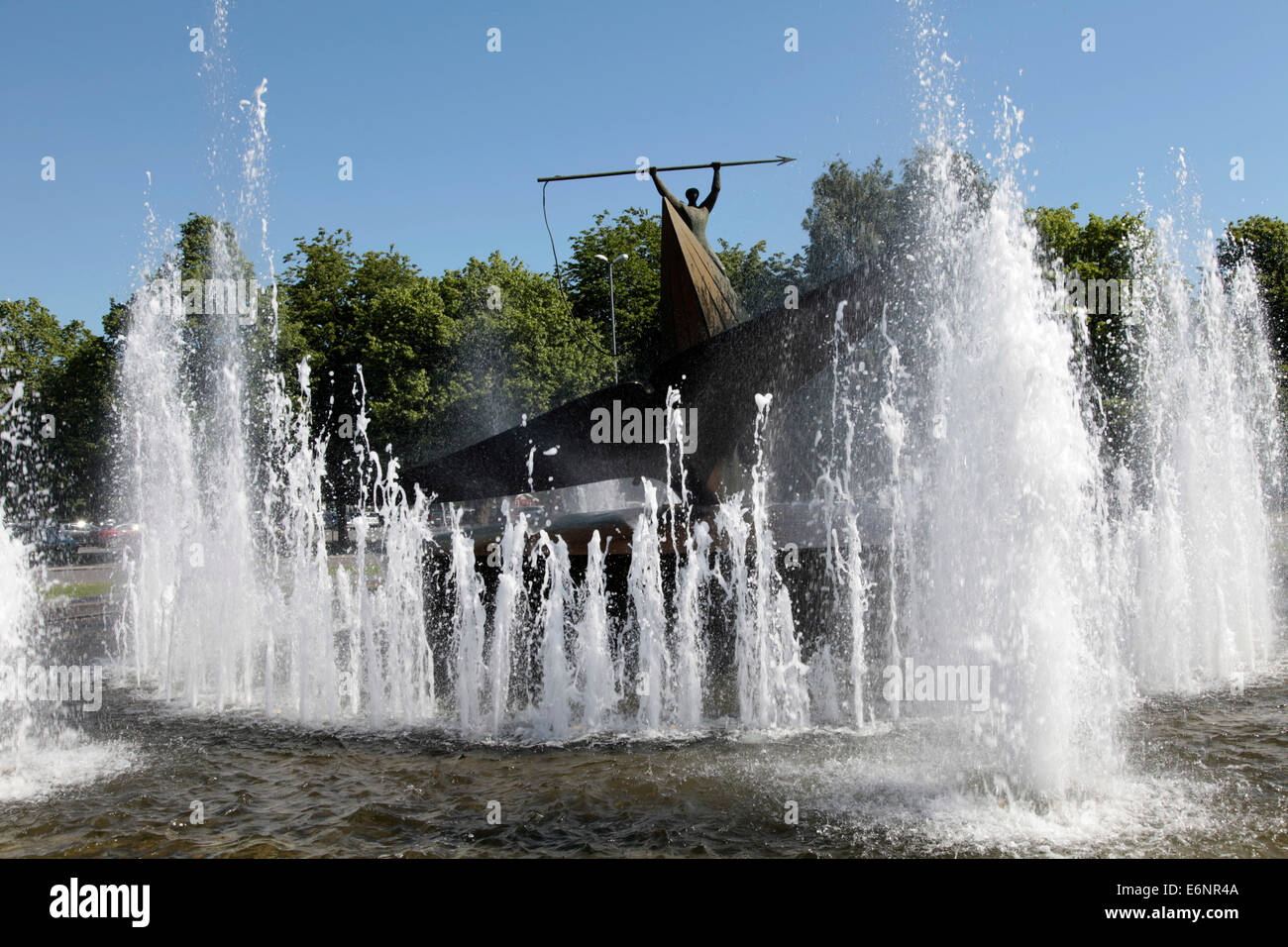 Fino a 1968 Sandefjord era il centro della caccia alla balena in Norvegia. La caccia alla balena ha portato la prosperità. Per commemorare il monumento per la caccia alla balena è stata eretta. Foto: Klaus Nowottnick Data: 7 giugno 2014 Foto Stock