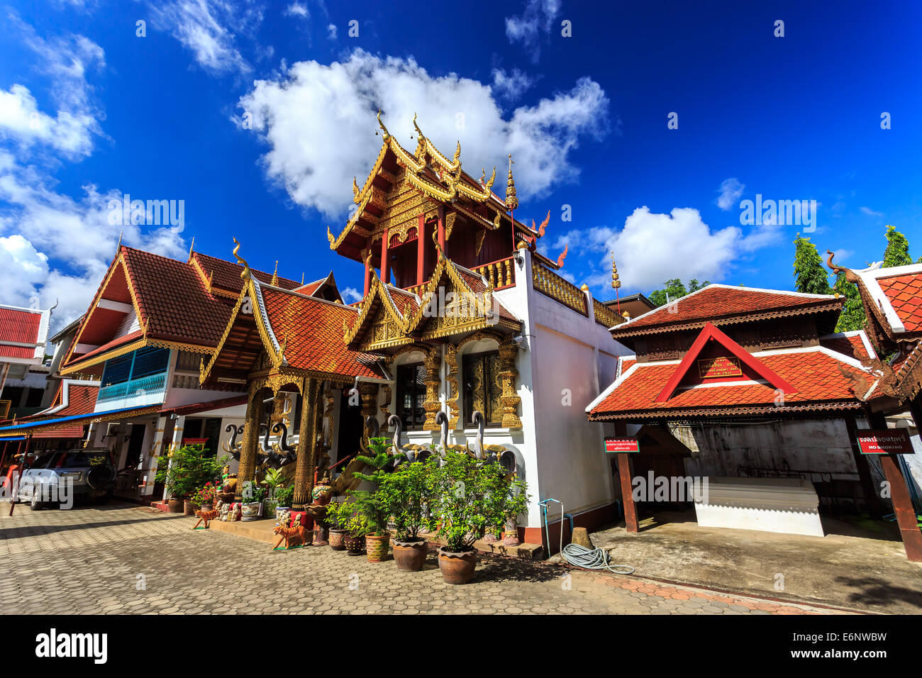 Wat Klang Wiang piccolo bellissimo tempio in Chiang Rai, Thailandia Foto Stock