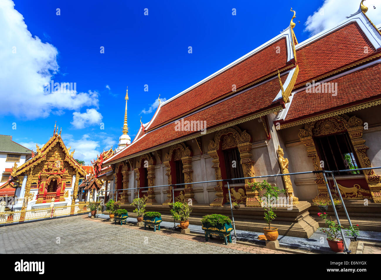 Wat Klang Wiang piccolo bellissimo tempio in Chiang Rai, Thailandia Foto Stock