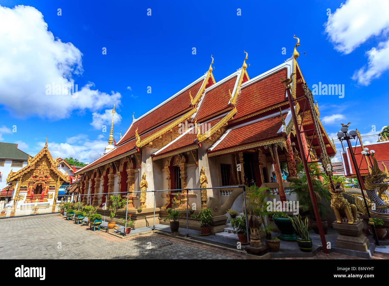 Ampio angolo di Wat Klang Wiang tempio in Chiang Rai, Thailandia Foto Stock