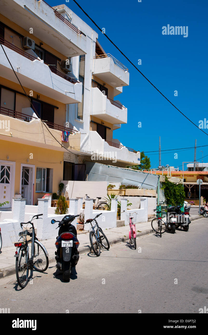 Parcheggiate le moto e scooter, la città di Kos, isola di Kos, Dodecanneso isole, Grecia, Europa Foto Stock