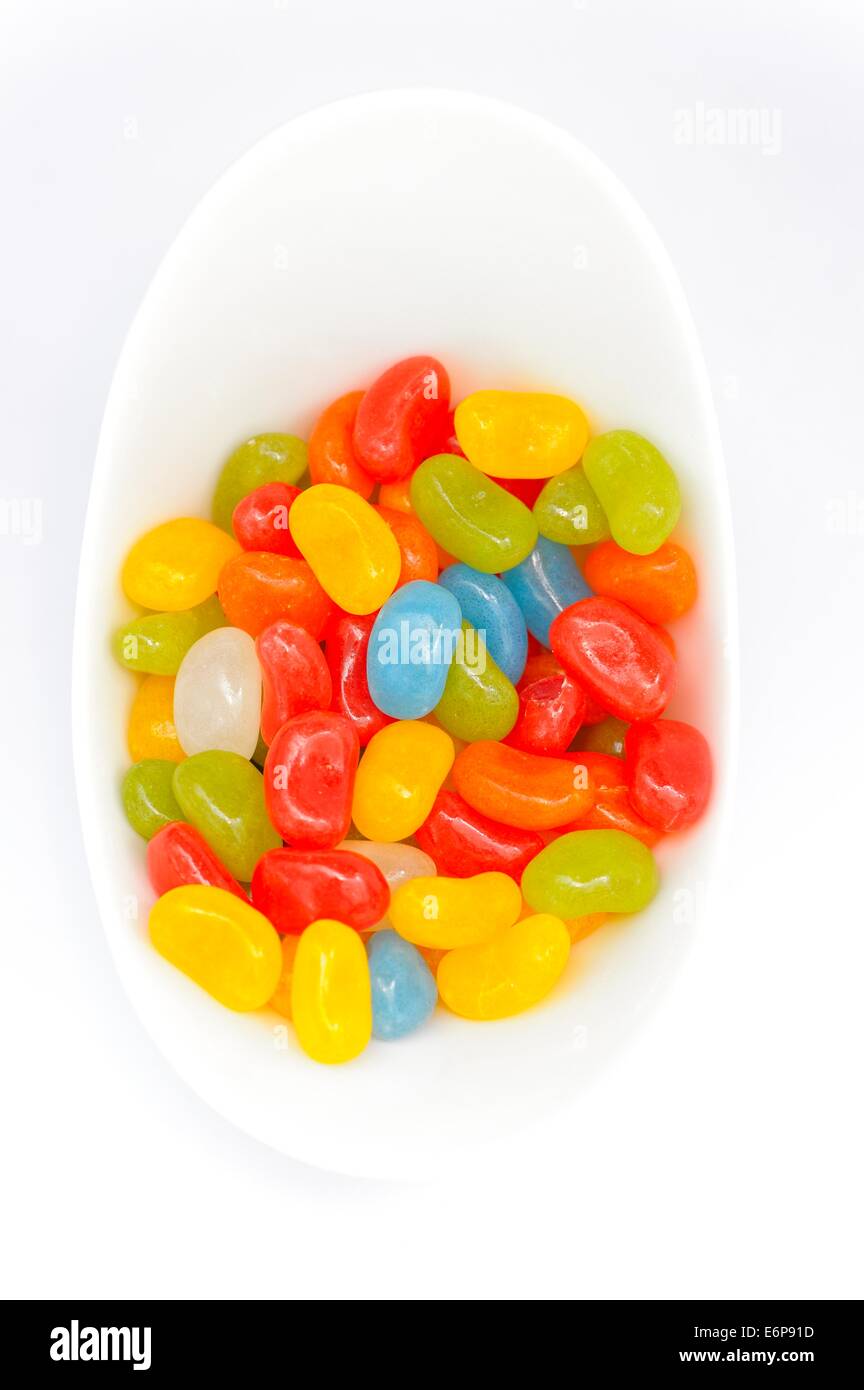 Jelly Beans in un piatto bianco Foto Stock